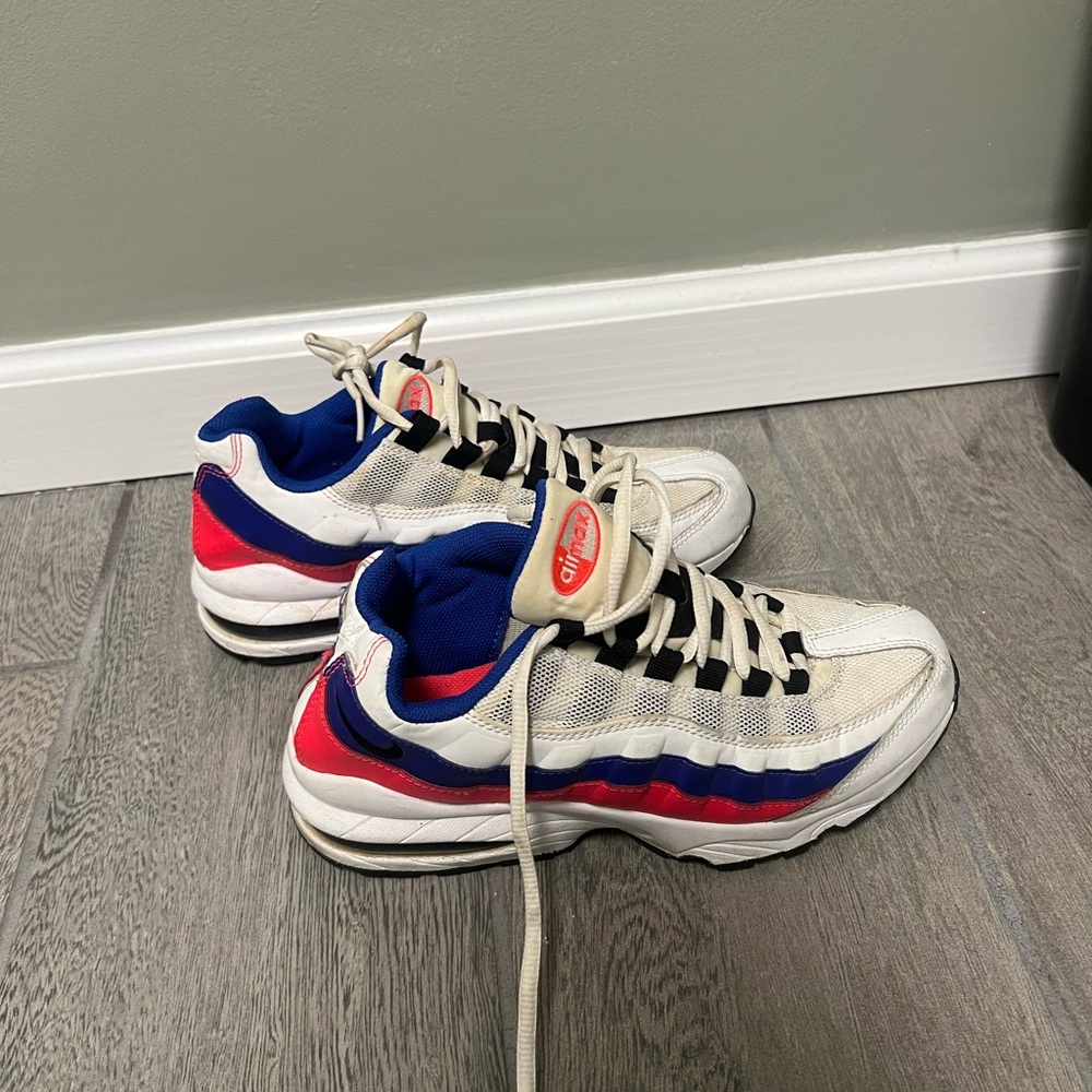 Airmax sneakers, used, size 5.5 youth boys (7 women’s)
